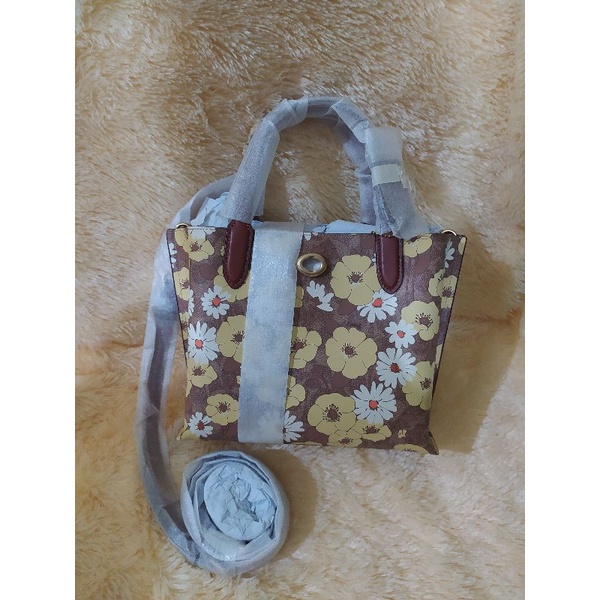 C9721 Coach Willow Tote 24 in Signature Canvas with Floral Print (100% AUTHENTIC + Dustbag Ori)| Coa