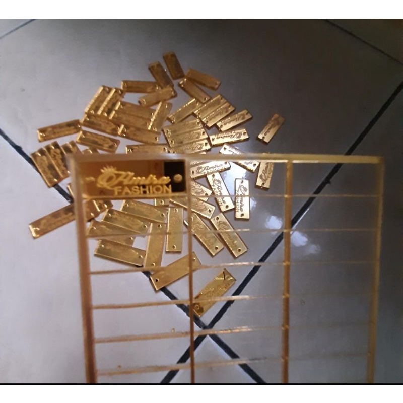 

Label akrilik/label baju custom/label hijab/label rebranding/label mirror gold sz 4x1 cm