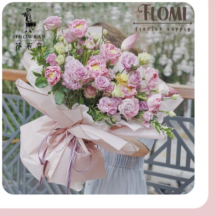 

Trendy Flower Wrapping Paper SINOWRAP Gold Frame / 20 lembar / Wrapping paper polos colorful frame / Kertas Buket Bunga / Kertas Cellophane / Kertas bungkus Bouquet bunga / Kertas Kado .. .. ..