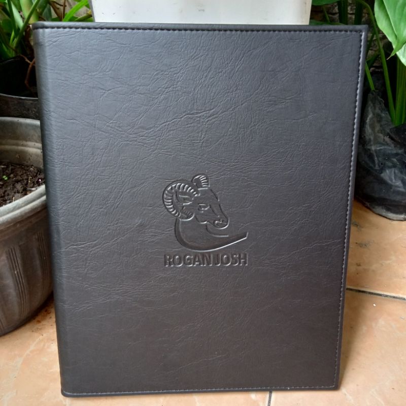 

Buku Menu Embos Polos Dibaut Ukuran A4