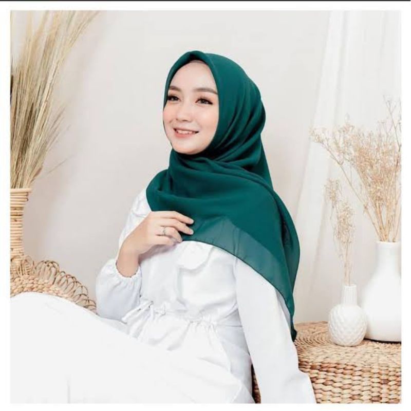 Jual Hijab Bella Square HIJAU BOTOL | Shopee Indonesia