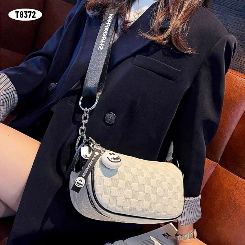 [IMPORT] T8372 - TAS SELEMPANG WANITA FASHION IMPORT - DAPAT AKSESORIS - 76BAGSTORE