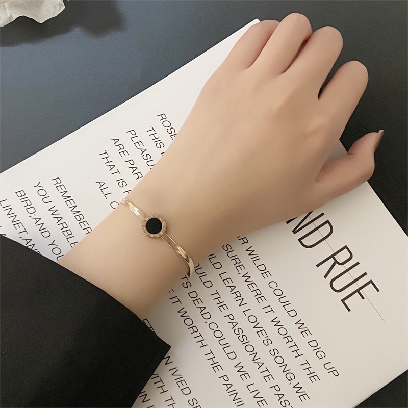 Gelang Titanium Belut Black Square Trending Elegan Korea Fashion Style