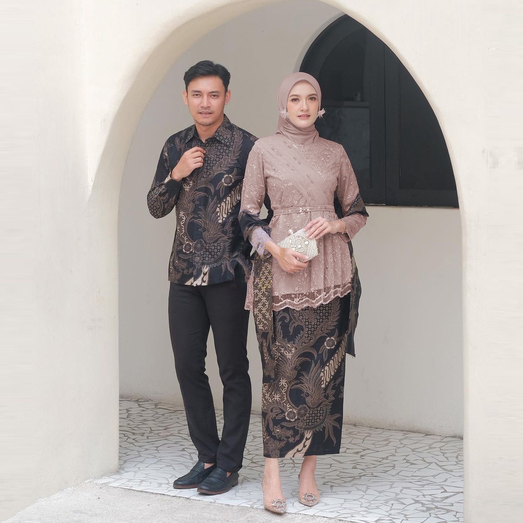 PRODUK TERBARU - GALERI BATIK SOLO Batik Couple Kebaya Modern Ayudisha Kebaya Tunangan Modern Kekinian Brokat Tulle Mutiara Premium Allsize Kemeja Pria Lengan Panjang Size M L XL Outfit kebaya Bridesmaid