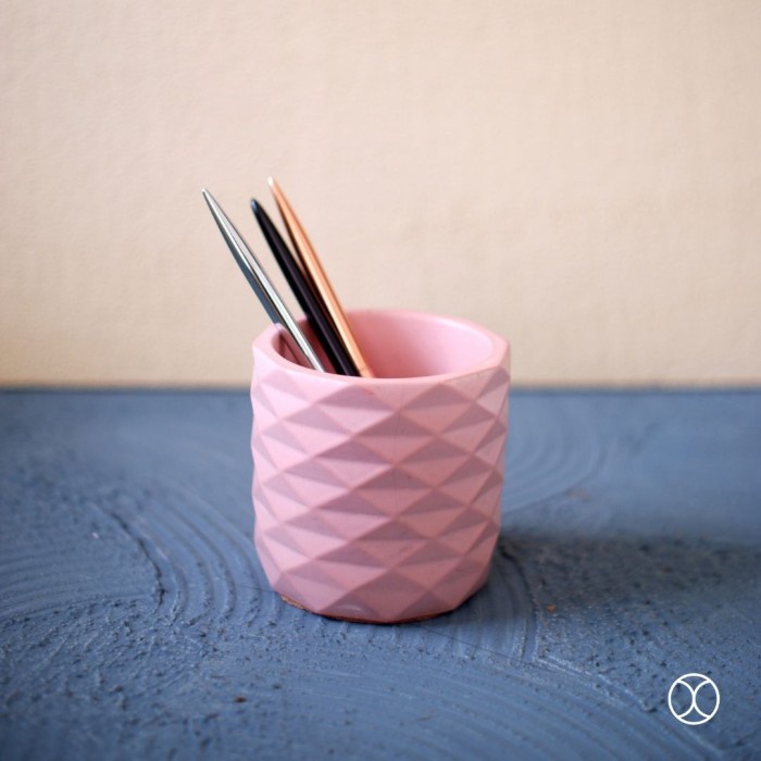 

Desk Organizer / Acadia Desk Organizer (Colour) / Pen Holder - Merah Muda