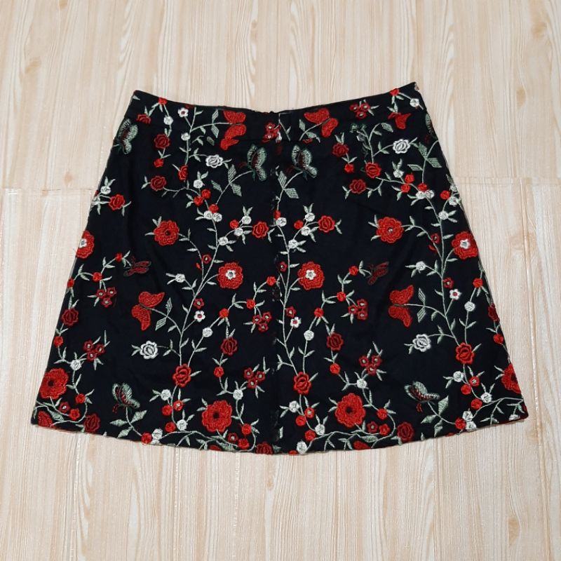 ROK HITAM BORDIR BUNGA POMELO (PRELOVED)