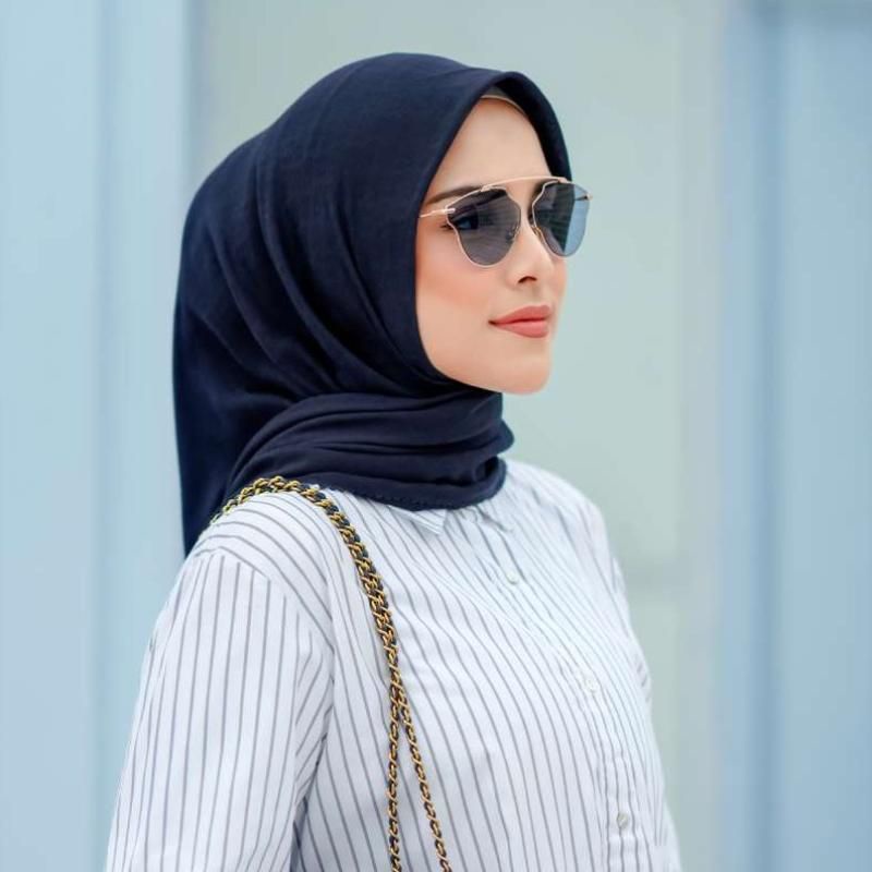 TAPIS EMBOSSED NAVY BUTTONSCARVES