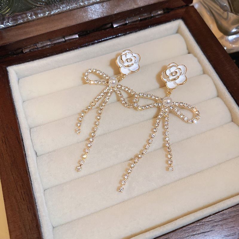 Anting Tusuk Sterling Silver Desain Bunga Camellia Hias Berlian Mewah Untuk Wanita