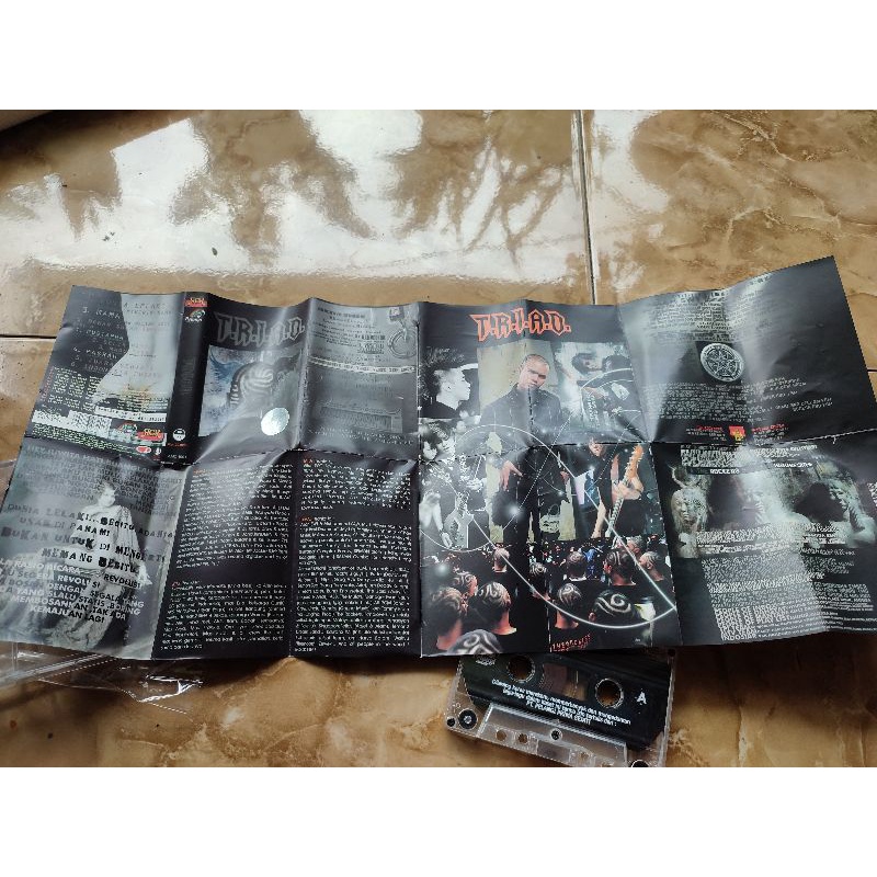 kaset kerajaan & triad