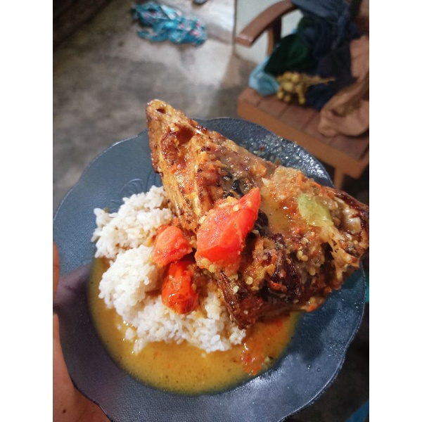 

1/2 Kepala ikan manyung Asap (Ikan laut) (2pcs)