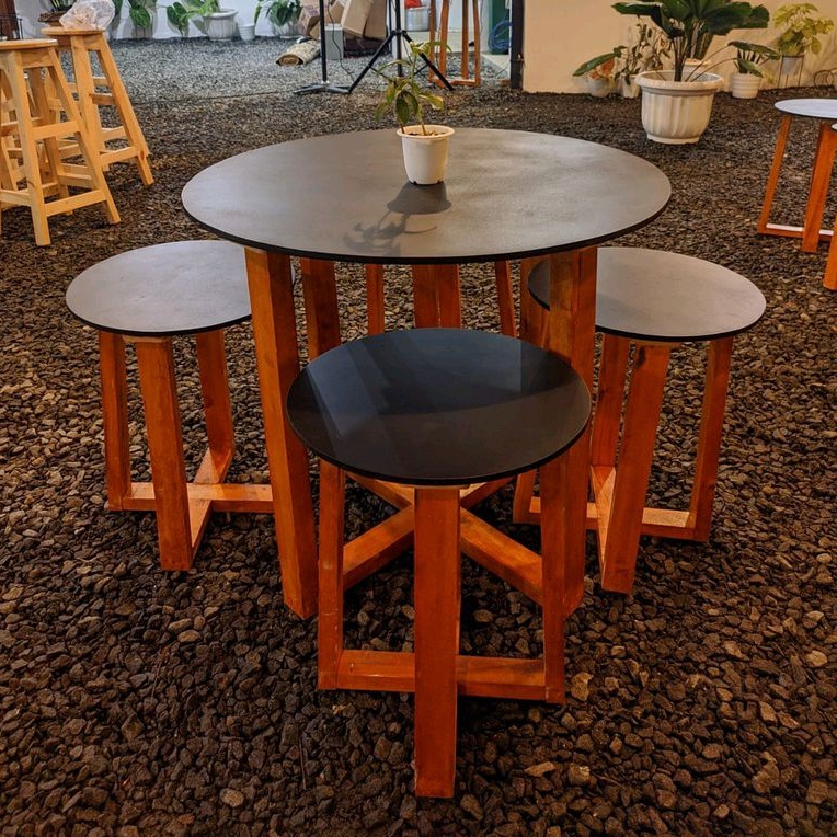 DG-Meja Cafe Jumbo Set Minimalis (1 meja + 4 kursi)