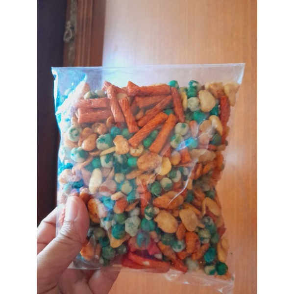 

Mix Nut (kacang campur)