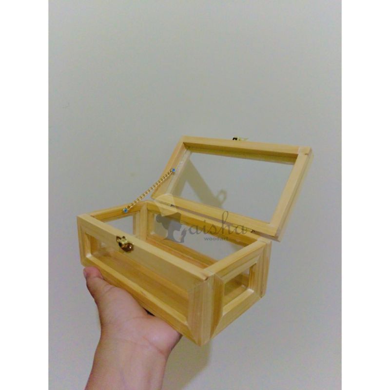 kotak uang kayu