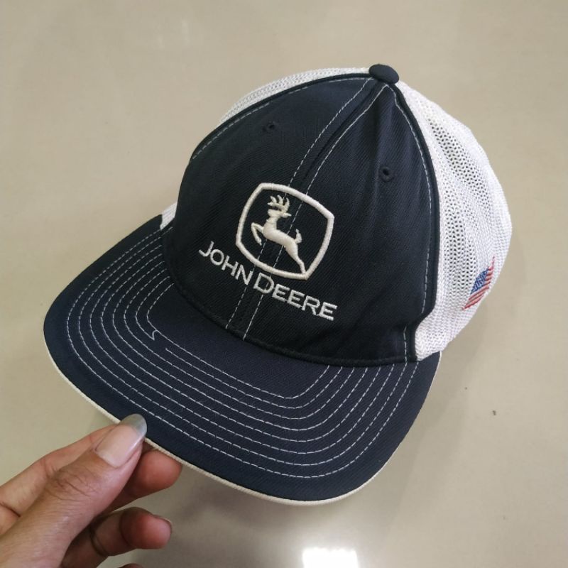 topi jhon deere