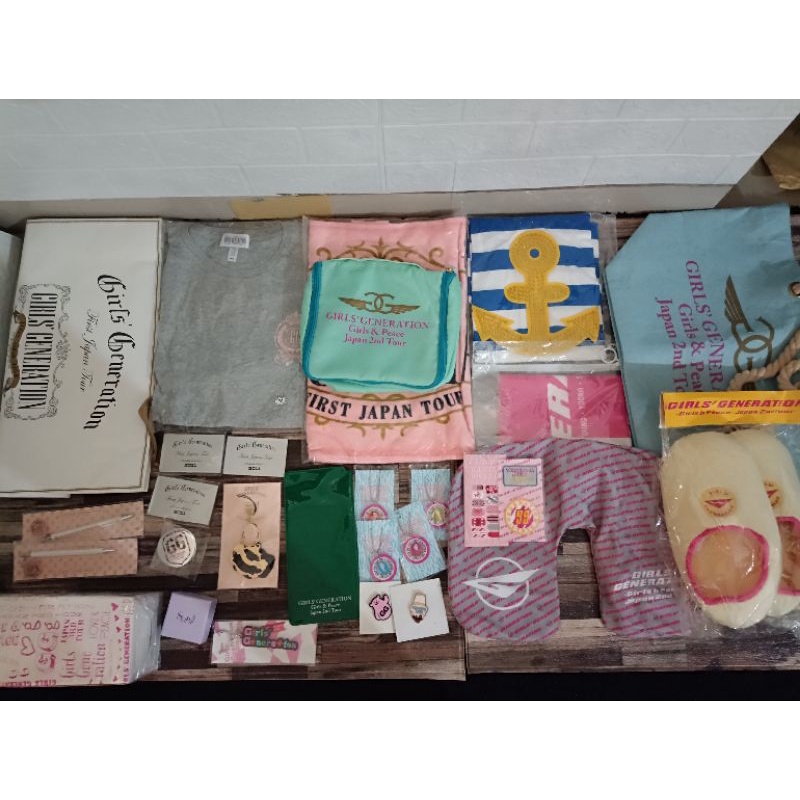 Girls' Generation SNSD - Official Merchandise/Goods Concert & SM Pop Up Store