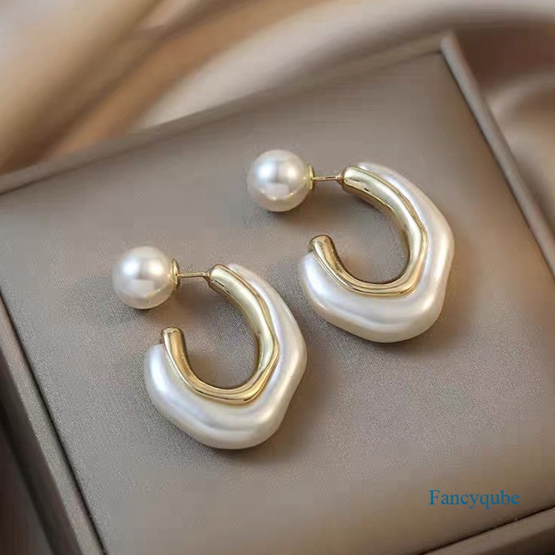 Anting Mutiara Berlian Imitasi Bentuk Bulat Bahan Alloy Warna Emas Untuk Wanita