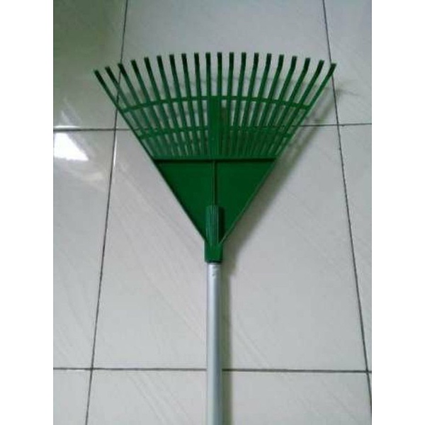 [ ⭐FREE ONGKIR⭐ ] Sapu daun garuk taman besar gagang besi aluminium  panjang