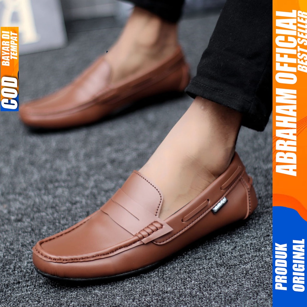 Sepatu Slip On Casual Anti Slip Kerja Santai Hitam Pria Abraham Verona