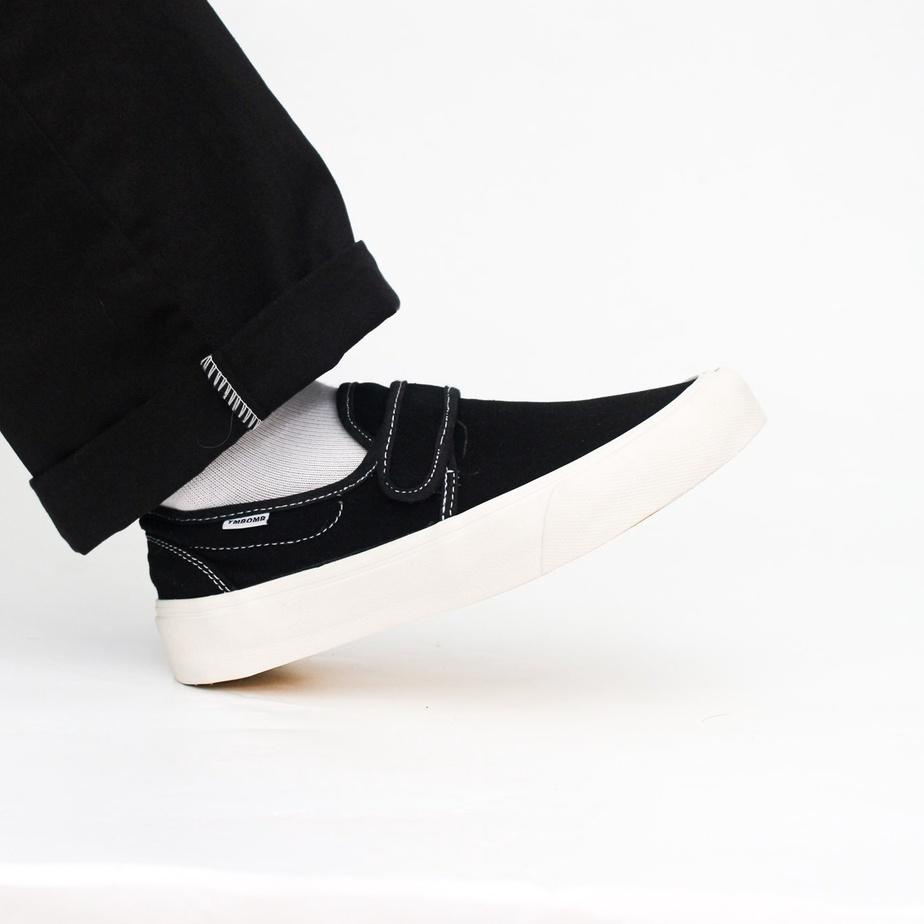 New Stock SEPATU TIMEBOMB VULCANIZED | SLIPON VELCRO V1 | BLACK - WHITE