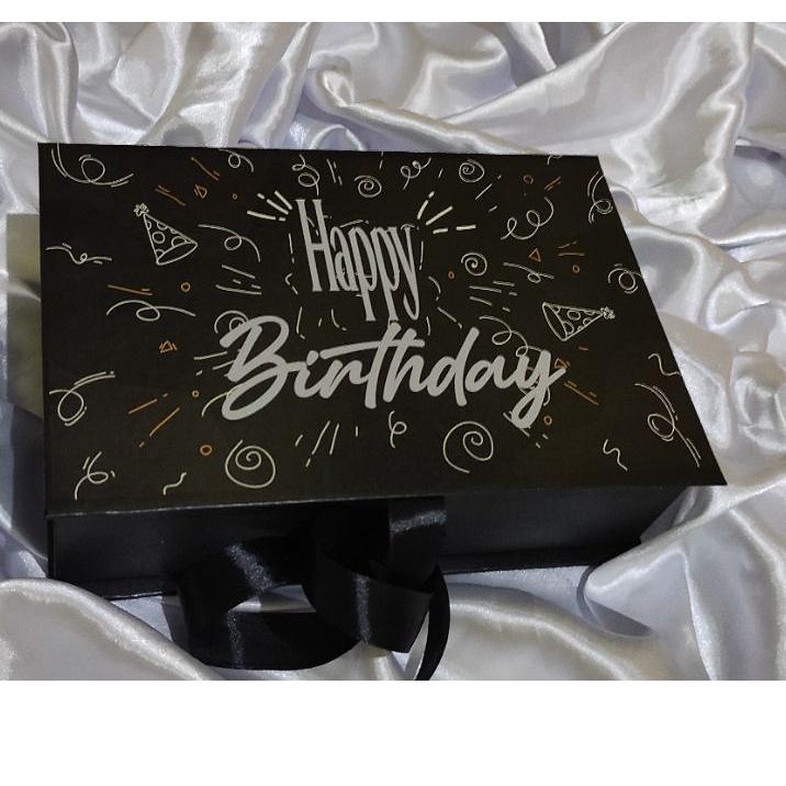 

Limited - Box UlangTahun Spesial / Box Hampers HappyBirthday Black Greating Card 정