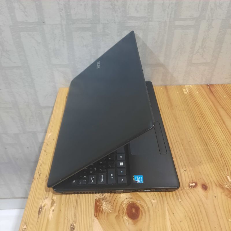 Laptop Acer Aspire E5-411 Celeron N2955U Ram 4GB HDD 500GB 15inch windows 10 siap pakai