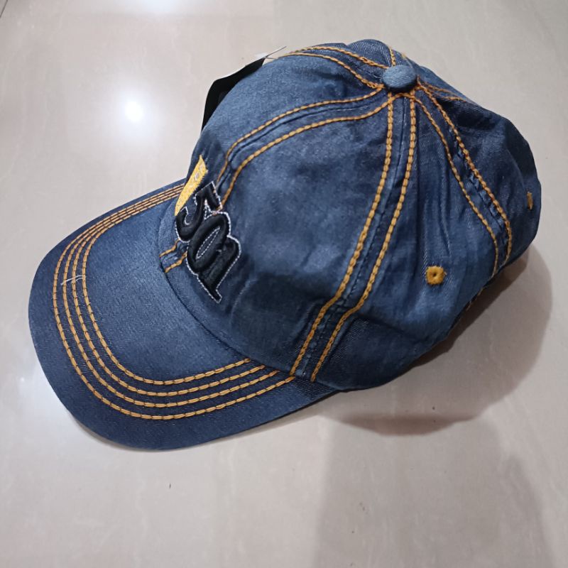 TOPI PRIA LEVIS 501 STOCK ADA SATU
