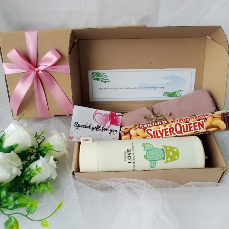 

HAMPERS COKLAT CEWEK/KADO ULANGTAHUN CEWEK