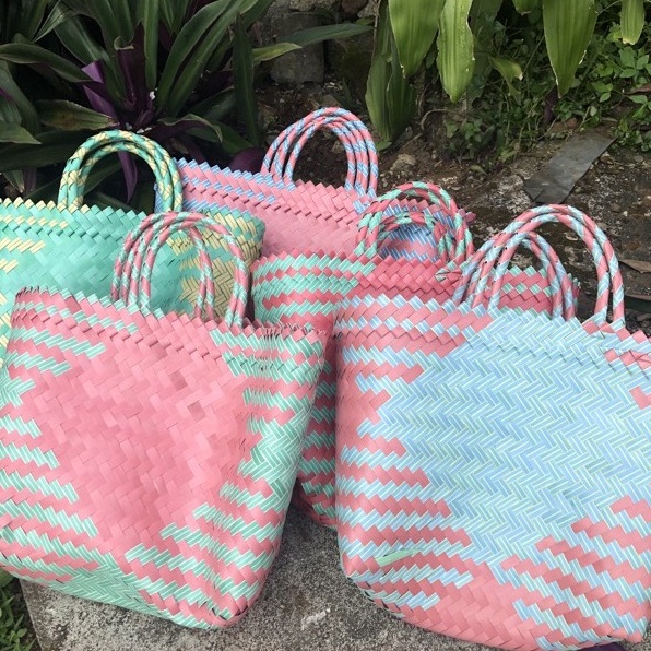 

tas anyaman plastik/tas parcel/tas lebaran/hampers lebaran/tas souvenir/tas pasar/plastik