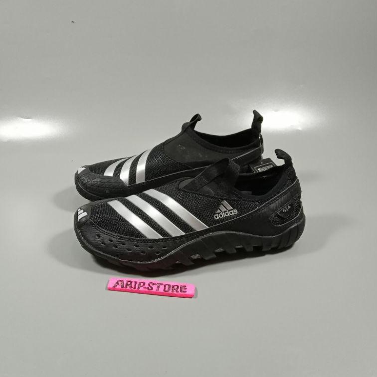 Stok Terbatas sepatu adidas jawpaw slip on Premium Original / jawpaw 2 Slip On Black Gold