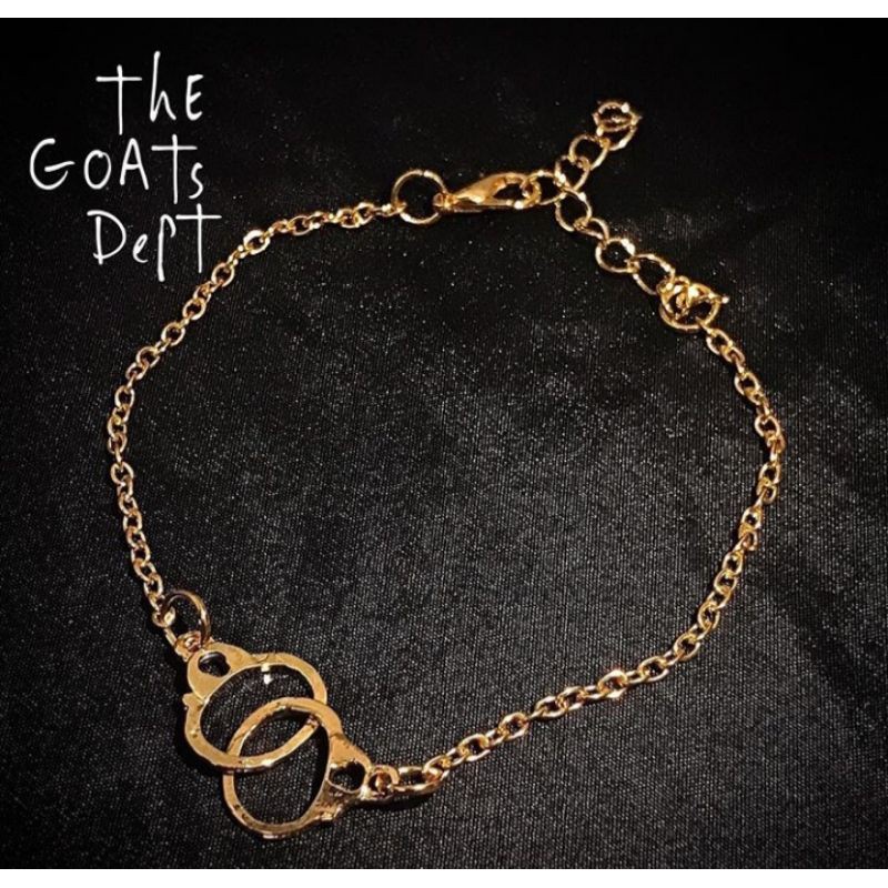 Gold Hand Cuff Bracelet By The Goats Dept / Gelang Gembok Borgol Warna Emas