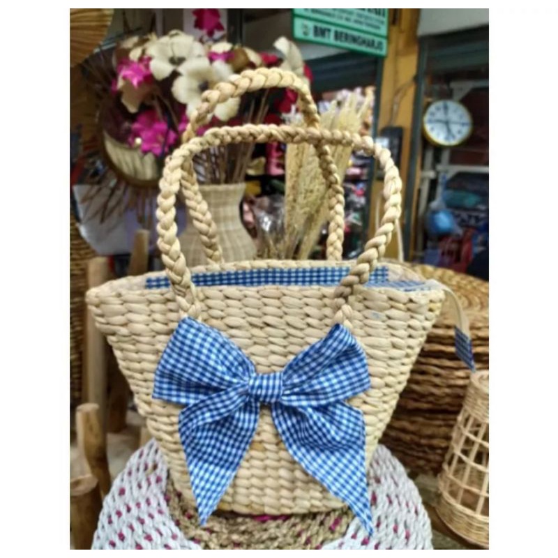 

tas anyaman enceng gondok/ tas kerajinan