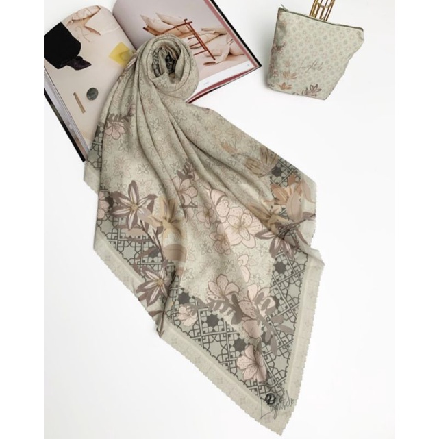 [PRELOVED] Praya Scarf Lightsclo