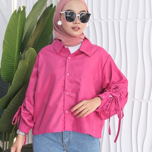 KEZRA MONIC TOP BLOUSE SERUT RAYON HIGH QUALITY 100% / ATASAN WANITA SELEBGRAM / BLOUSE KEMEJA WANITA SERUT VIRAL Blouse Katun Rayon Wanita / Atasan Perempuan FIT TO XL LD 112 / Full Kancing Depan Ghema Puff Top kaos serut kekinian blouse serut wanita