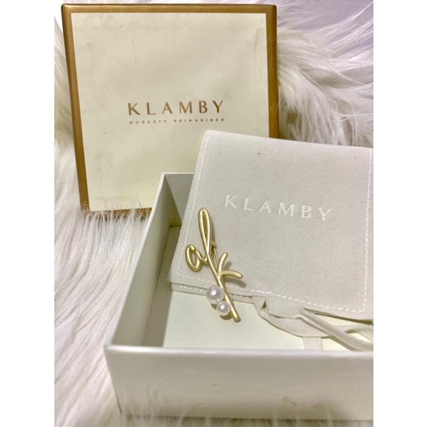 PRELOVED BROOCH WEARING KLAMBY