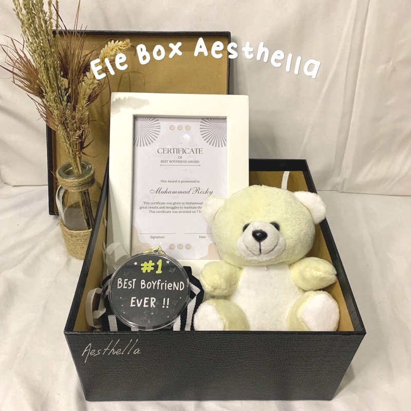 

ELE BOX AESTHELLA // KADO ULANG TAHUN PACAR / MEDALI BEST BOYFRIEND GILRFRIEND / SERTIFIKAT PACAR / KADO ANNIVERSARRY / CUSTOM GIFT