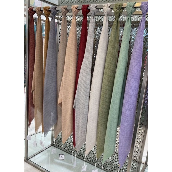 TAPIS SQUARE (NEW) BY BUTTONSCARVES