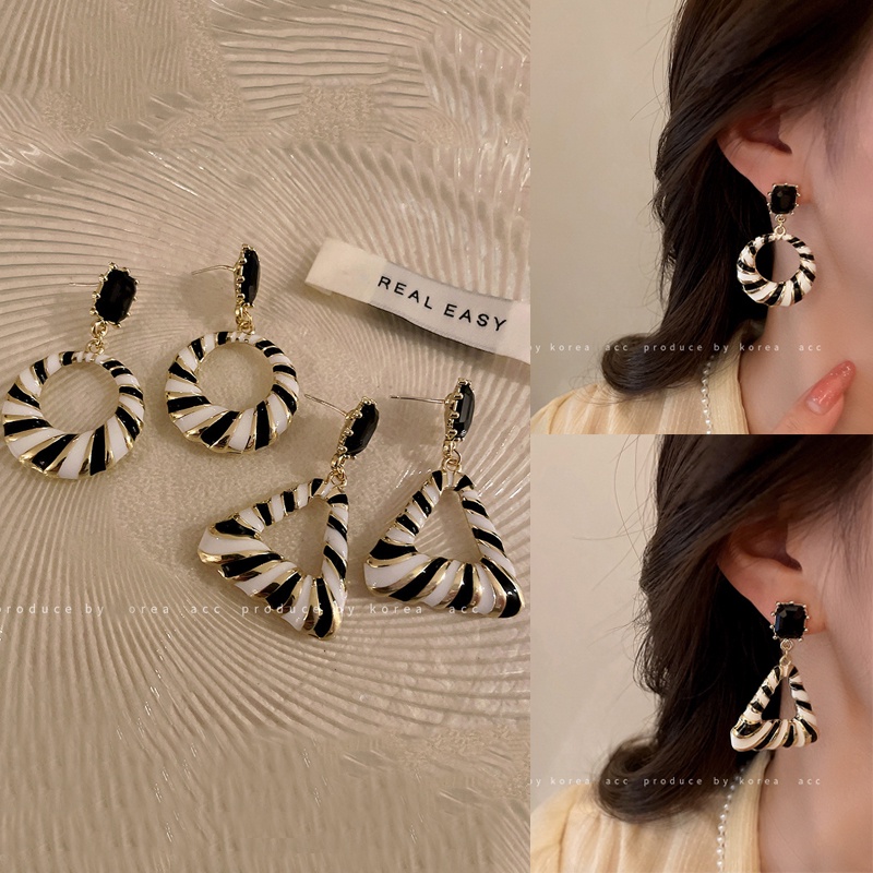 Anting Tusuk Gantung Bahan Sterling Silver 925 Desain Hollow Gaya Mewah Untuk Wanita