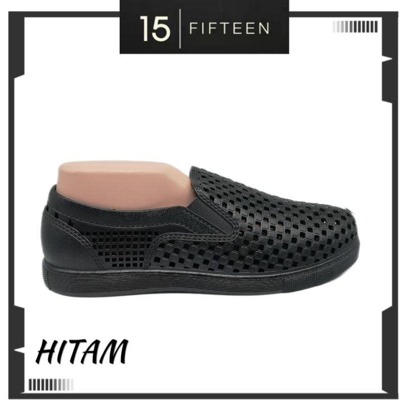 15 SHOP --- KINBOS Sepatu Karet Pria Slip On Lubang Keren M35