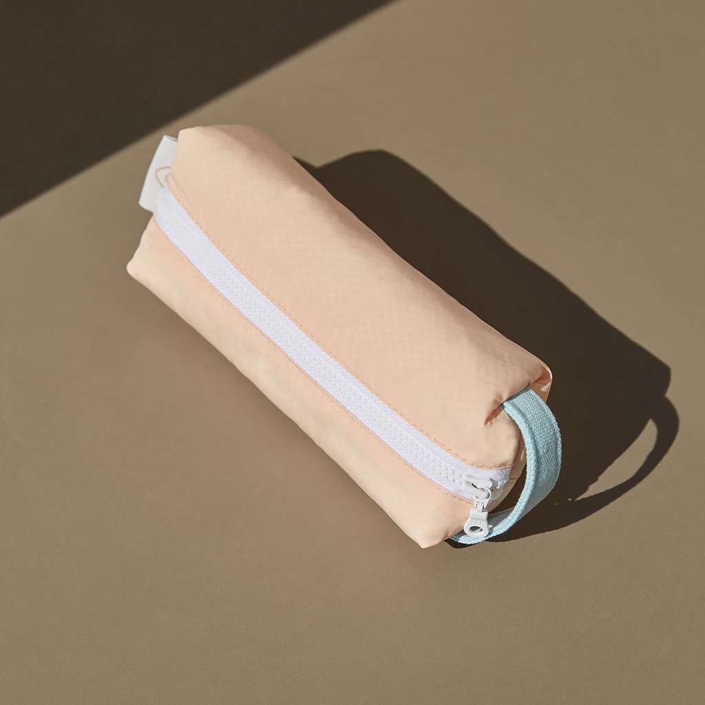 ✣♂℗Sera menciptakan tas pena penyimpanan krim persegi lembut dan anti jatuh asli yang ringan dan kotak alat tulis Jepang sederhana dengan hati