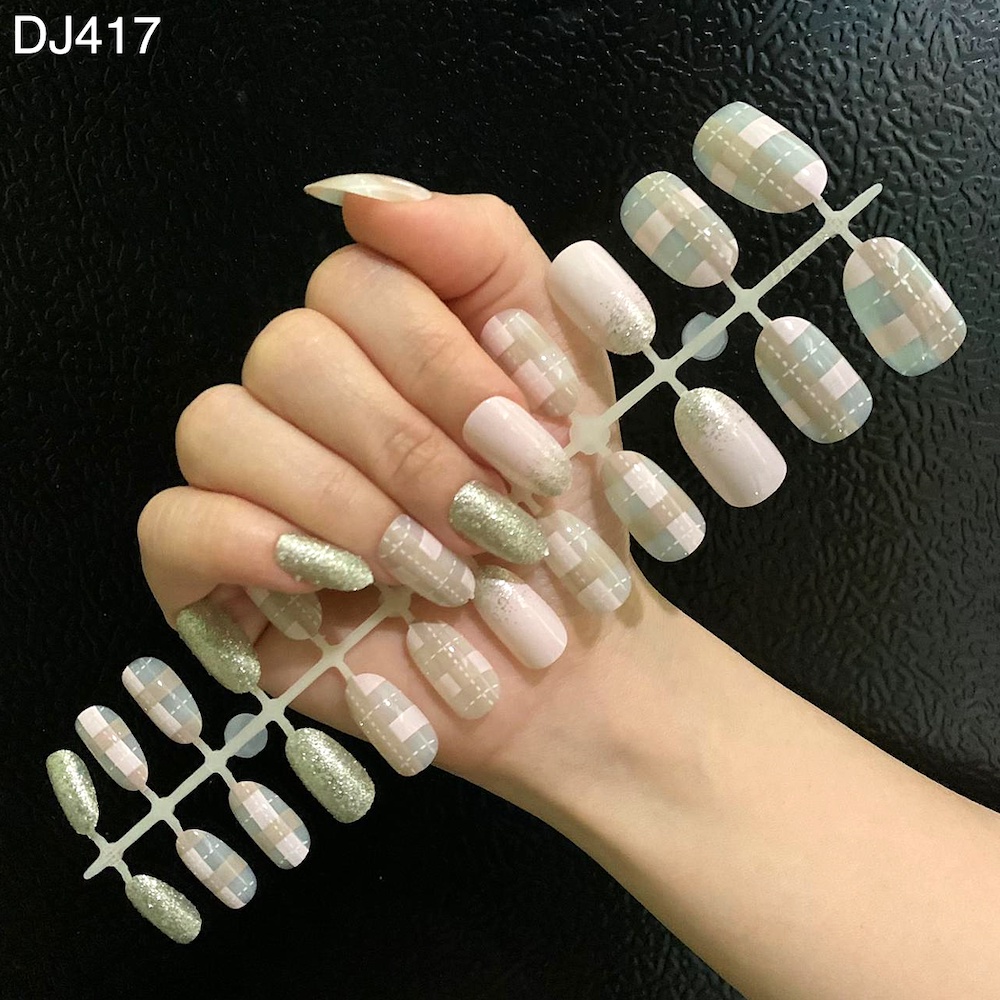 24Pcs Kuku Palsu Murah Motif DJ417/ Fake Nails Motif Gliter Glossy Nude / Nail Art Kuku Palsu