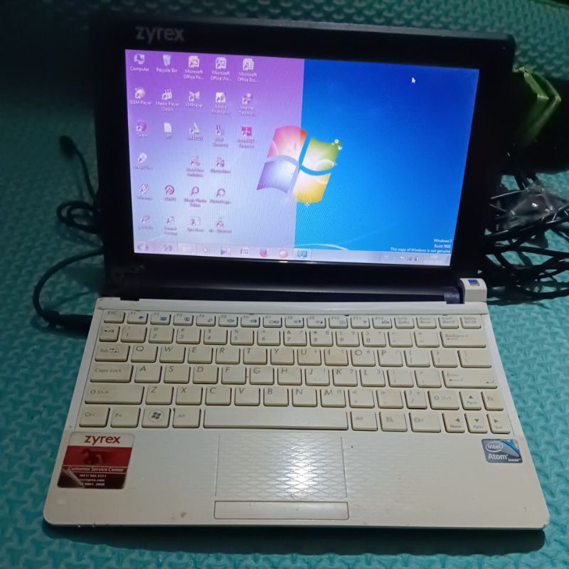 Notebook Zyrex M1115 (minus)