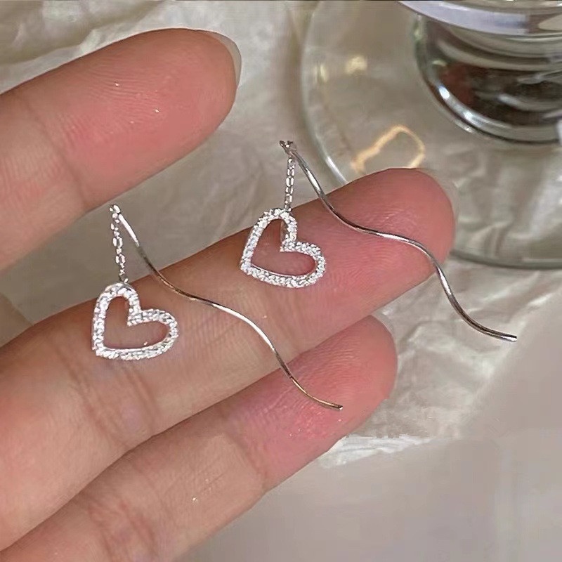 We Flower Anting Rumbai Panjang Desain Hati Bahan s925 Silver Gaya Korea Untuk Wanita