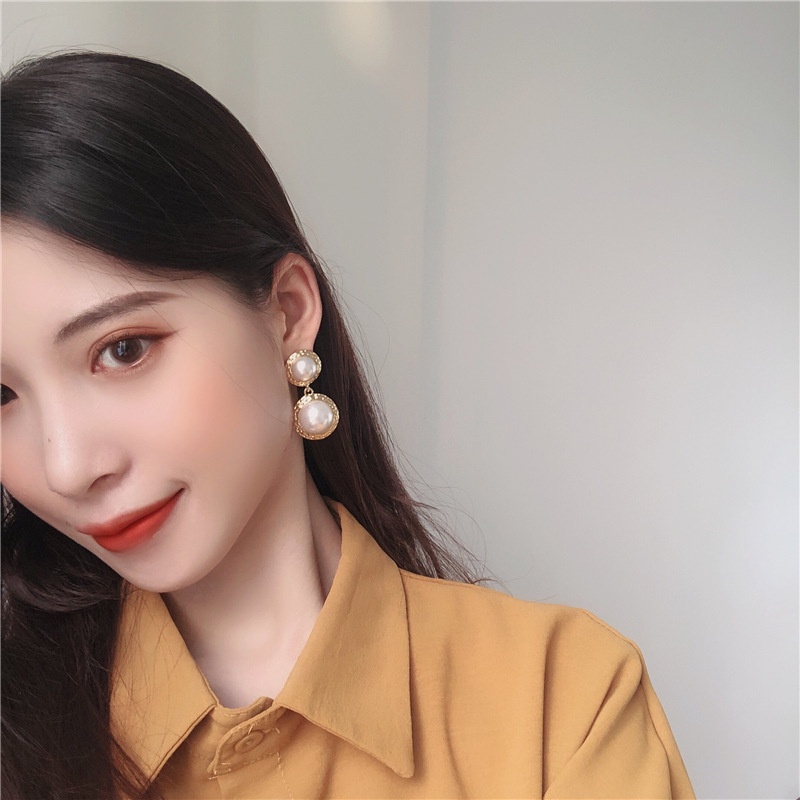 Anting Stud Bentuk Bulat Aksen Mutiara Gaya Vintage Korea Untuk Wanita