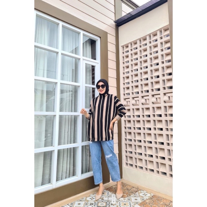 Fida Knit Stripes Blouse / Atasan Rajut Salur Import