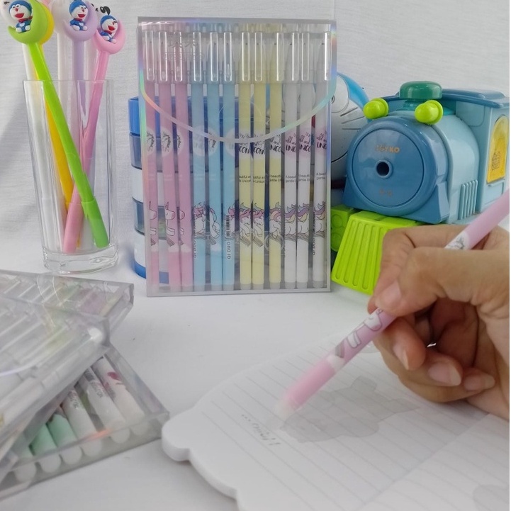 PULPEN ERASABLE 1 PAKET ISI 12 PCS FREE BOX NYA IMUT LUCU TINTA HITAM PEN BISA DI HAPUS KARAKTER RANDOM MODEL FANCY CUTE ALAT TULIS KEKINIAN HARGA TERJANGKAU KUALITAS TERJAMIN