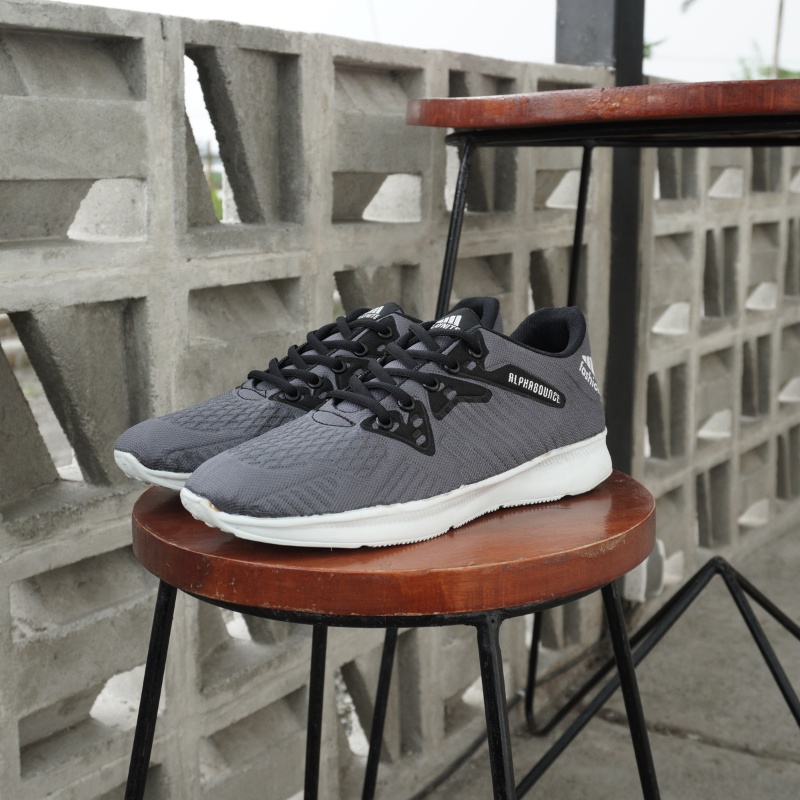 epatu Sneakers Pria Wanita Logo Timbul Emboss - Sepatu Korea Fashion Import Sport Shoes Casual sekolah