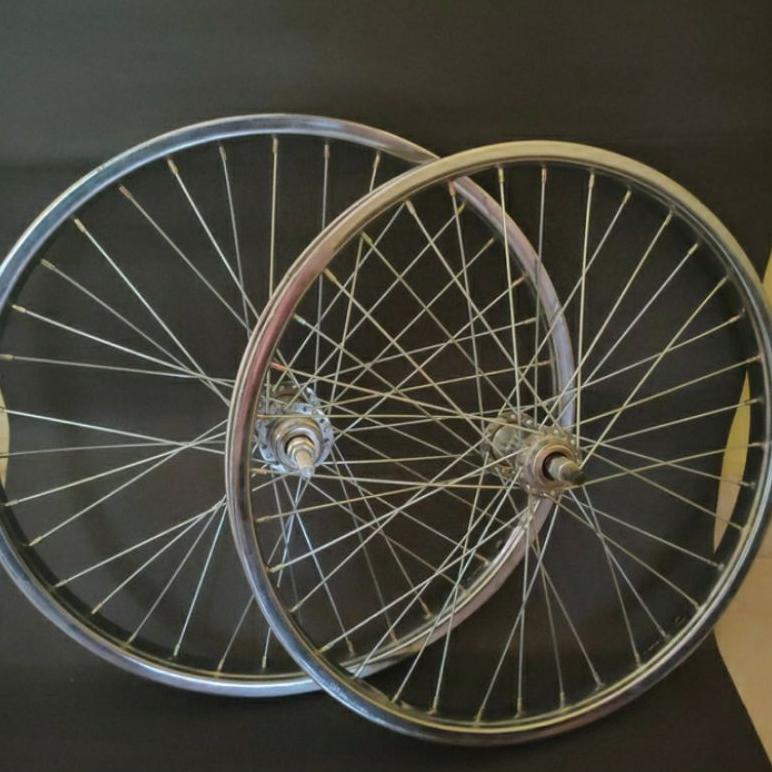 WHEELSET 20 ATAU VELG SEPEDA 20IN SIAP PAKAI SUDAH DIRAKIT DAN DISETEL JARI2 TERLARISS...,,,,,