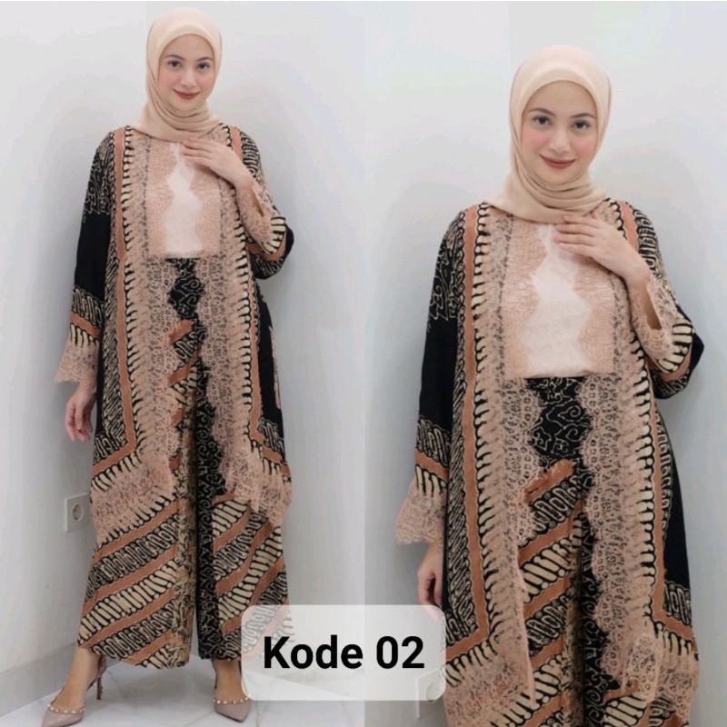 Sarah the Label Arumi Lace Series