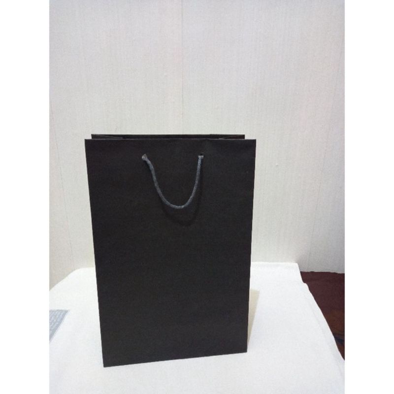 Paperbag Polos Hitam 30x20x10 (TxPxL) Untuk Tambahan Packing