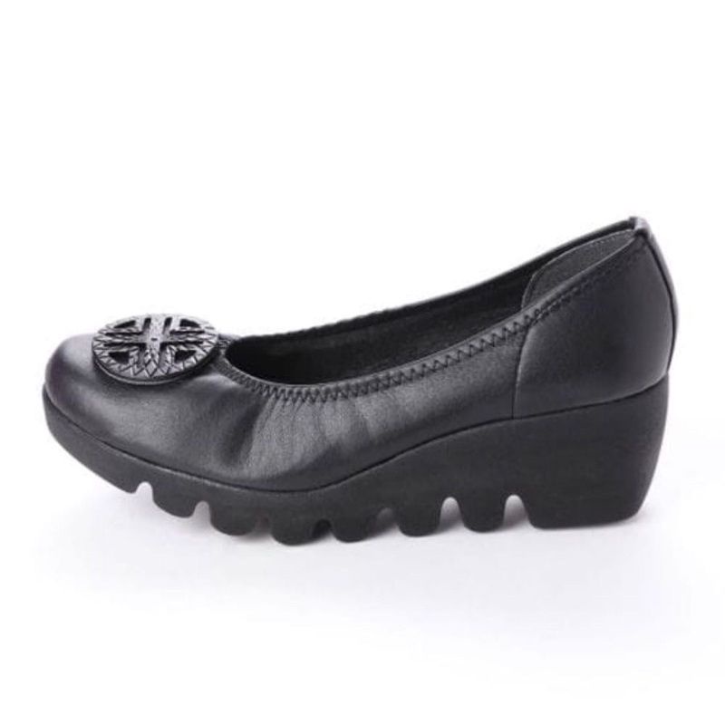 Sepatu First Contact Logo Wedges / Sepatu wanita First Contact